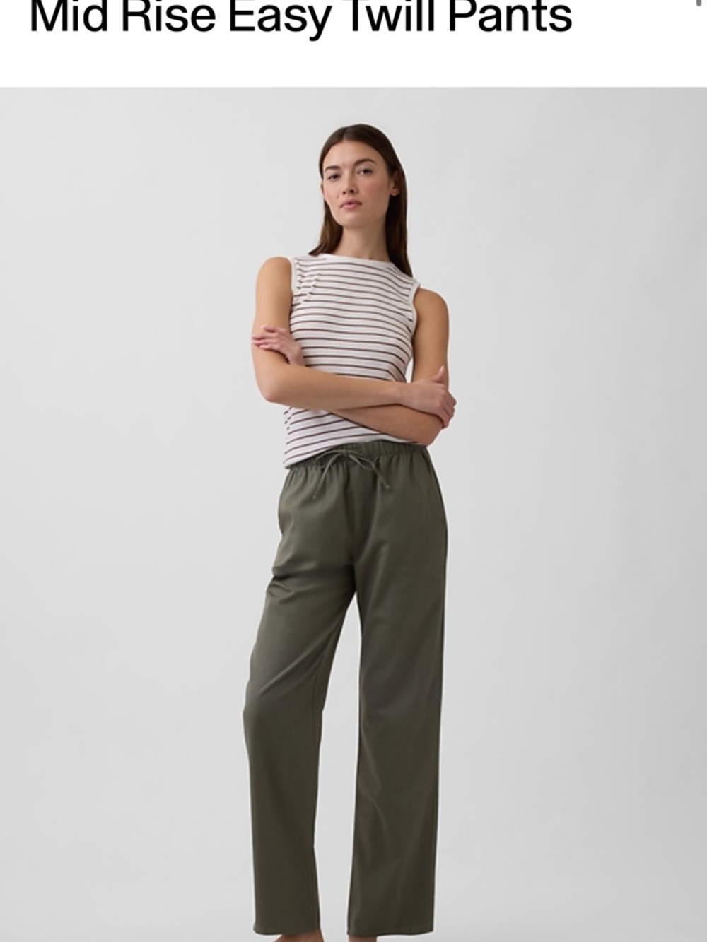 Gap Outlet Mid Rise Easy Twill Pants in Olive Green